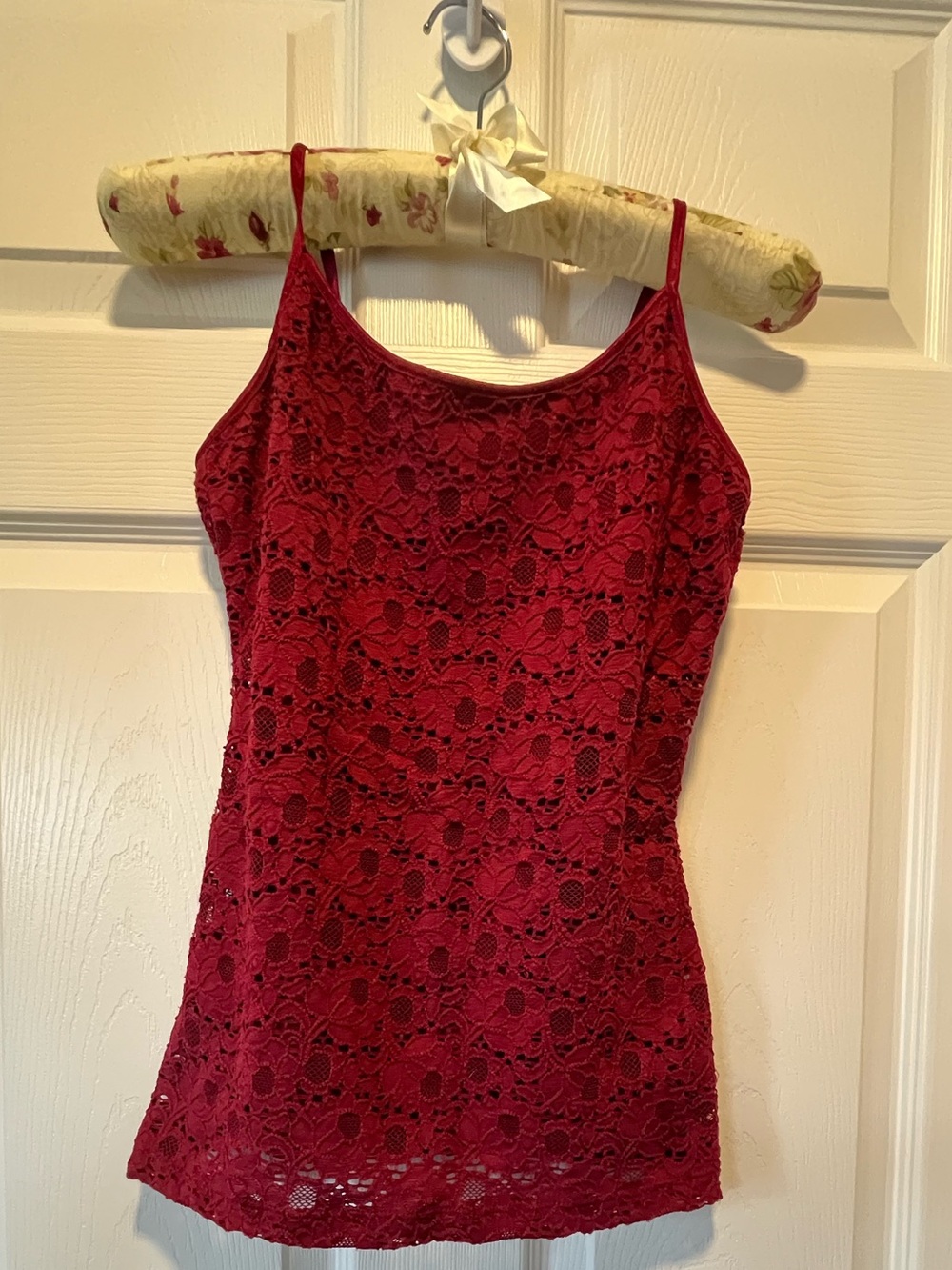Candie’s (Juniors) Lace Cami
Size: Small Color: Red
